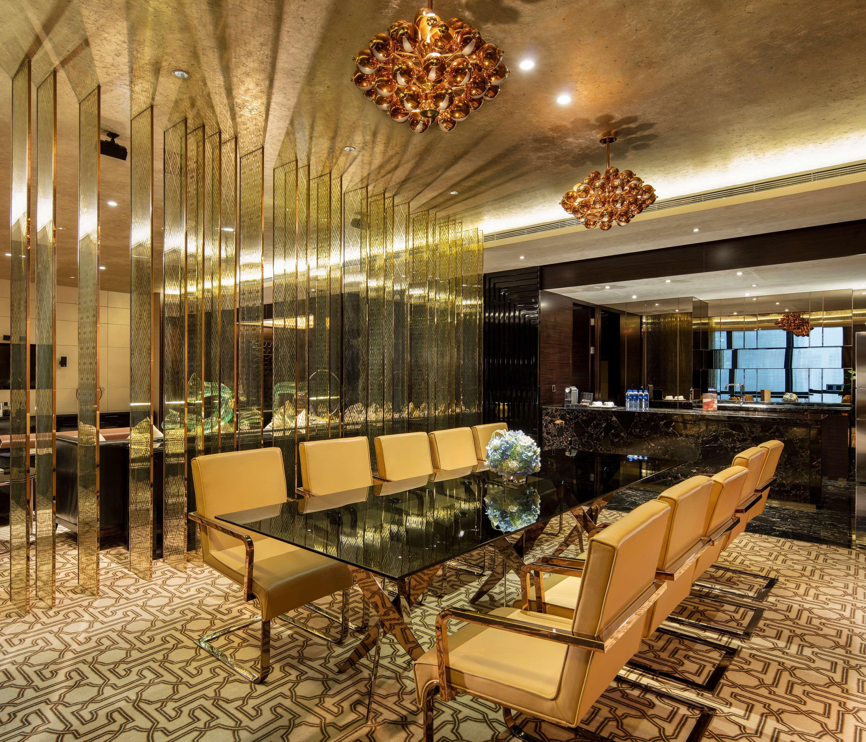Hilton Shenzhen Futian, Metro Station At Hotel Front Door, Close To Futian Convention & Exhibition Center Eksteriør billede