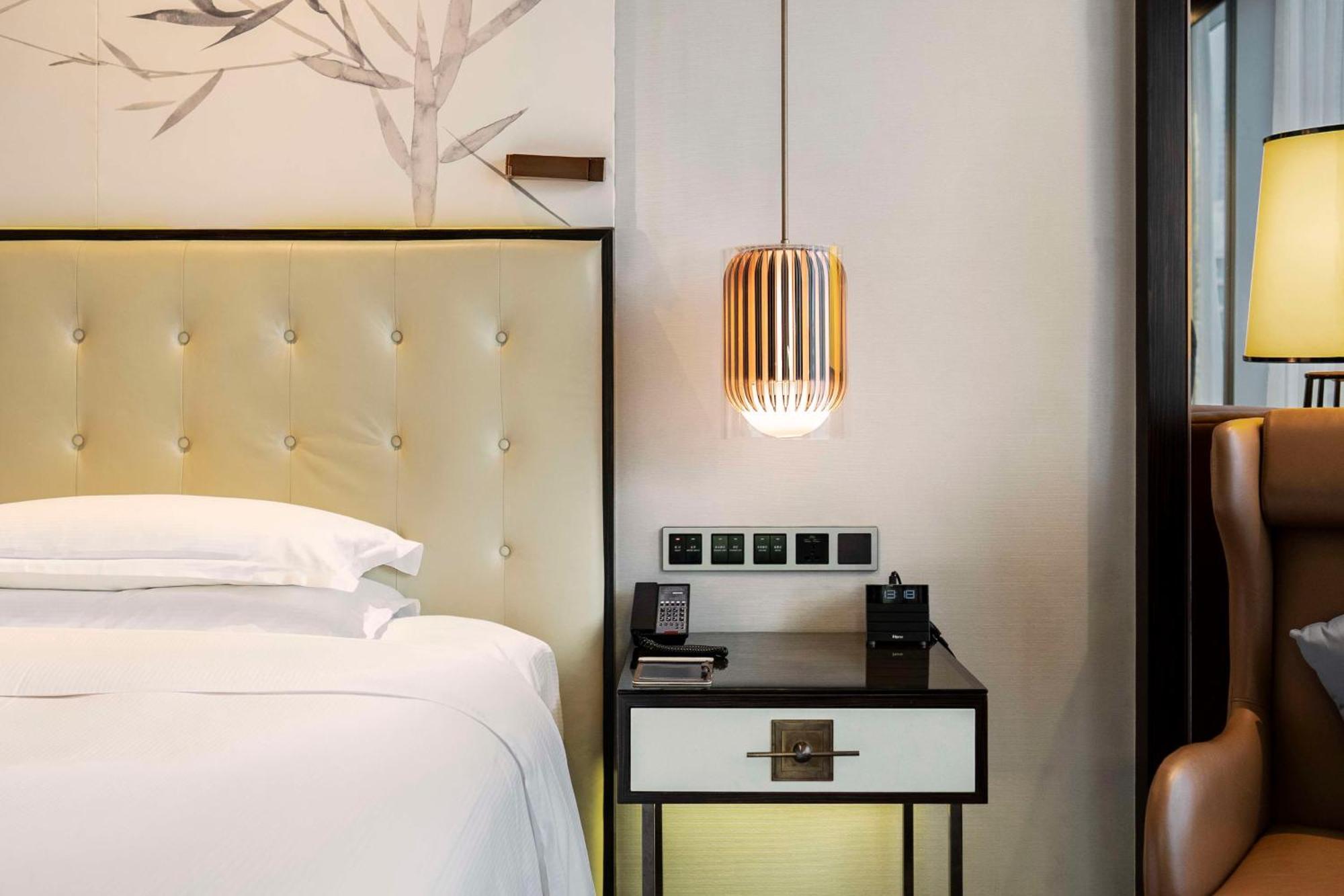 Hilton Shenzhen Futian, Metro Station At Hotel Front Door, Close To Futian Convention & Exhibition Center Eksteriør billede