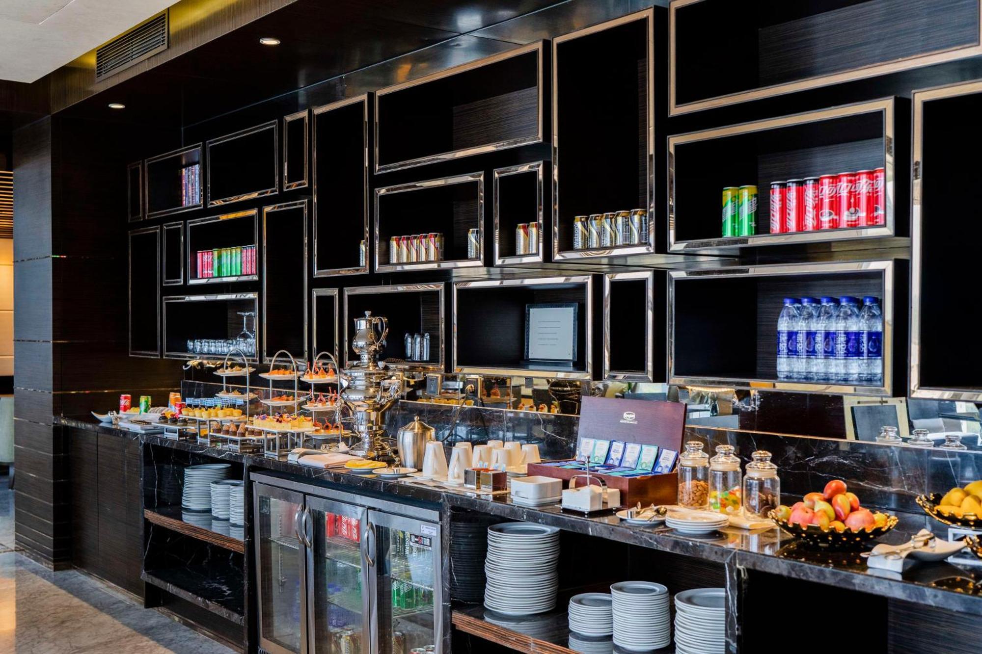 Hilton Shenzhen Futian, Metro Station At Hotel Front Door, Close To Futian Convention & Exhibition Center Eksteriør billede